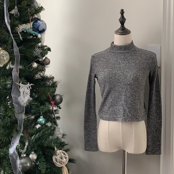 2/$10 EUC | Mockneck cropped grey sweater - Picture 1 of 3